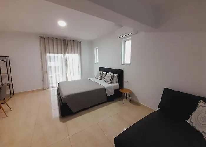 罗斯伯里公寓酒店