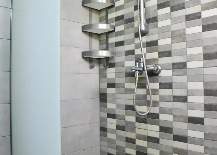 罗斯伯里公寓酒店 4*