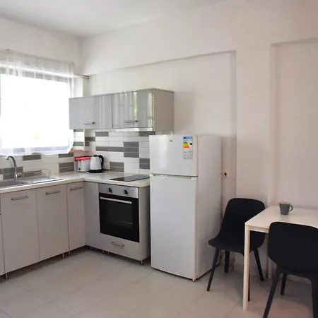 Roseberry アパートホテル