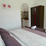 Hotel apartamentowy Roseberry 4*