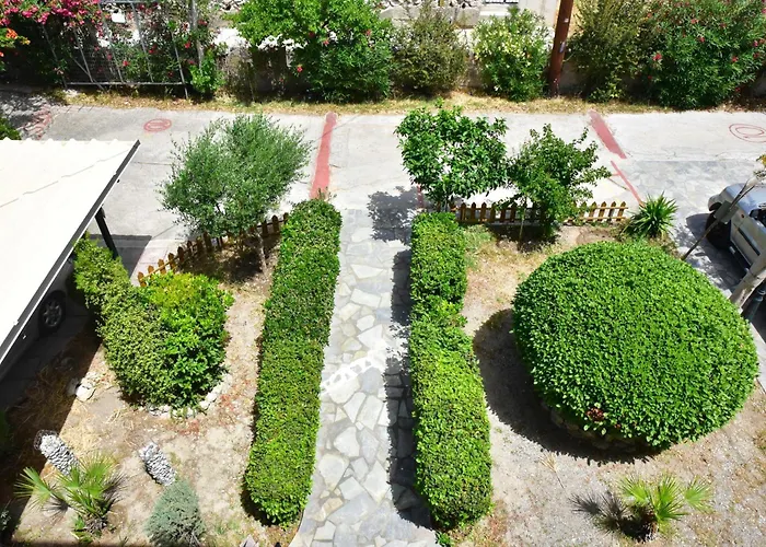 Roseberry Aparthotel