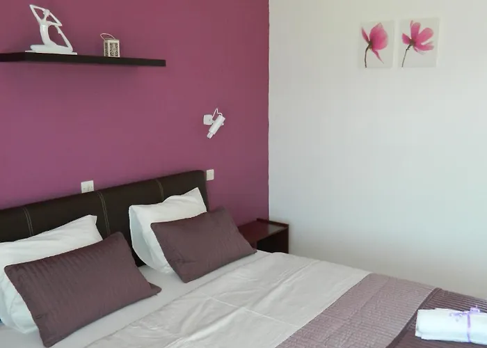 Roseberry Aparthotel